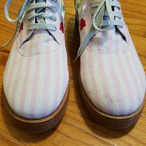 Laurence Dacade Floral Embroidered Shoes - Picture 3 of 10